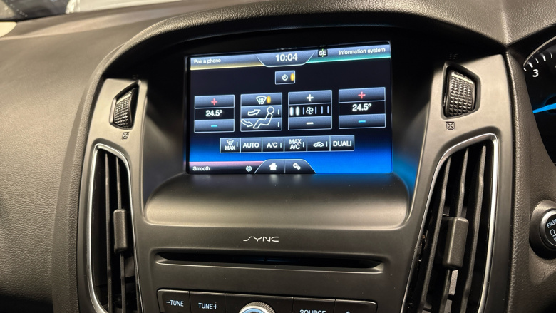 Ford Focus 1.0 EcoBoost 125 Titanium 5dr Petrol Hatchback